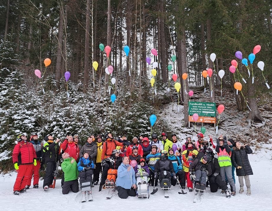 Peel Ski Club members and adaptive skiers gathered in the snow